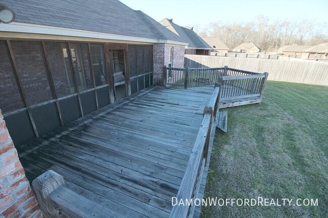 Photo - 614 Oak Park Cir