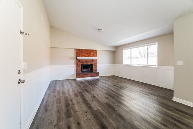 Photo - 440 E San Pedro Ave