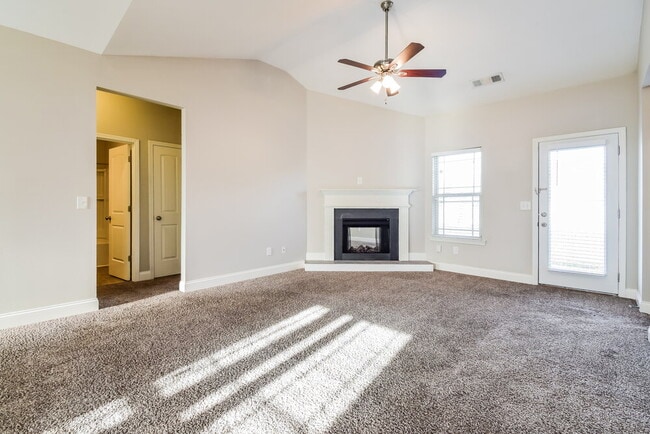 Photo - 547 Joneus Dr