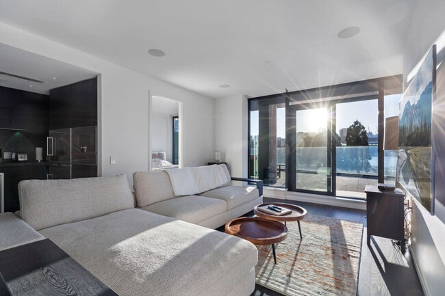 Building Photo - 1601 Quebec St