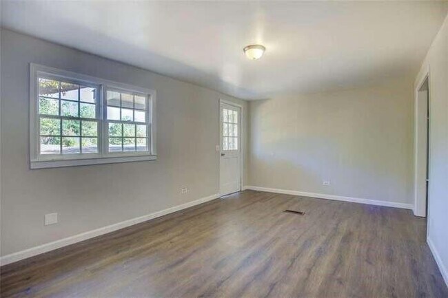 Photo - 201 Oglesby Bridge Rd SE