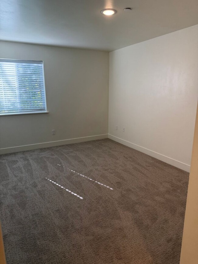 Apartments at Falls Crossing