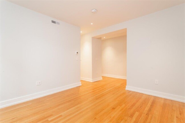 Photo - 15 Forest St Apartments