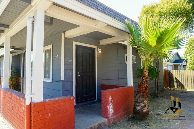 Photo - 697 Santiago Ave Casa