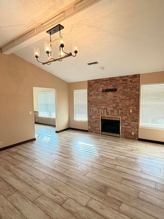 Photo - Beautiful Executive 3bd/2bath home in Joplin with fenced in yard / 2 car garage and sunroom!!