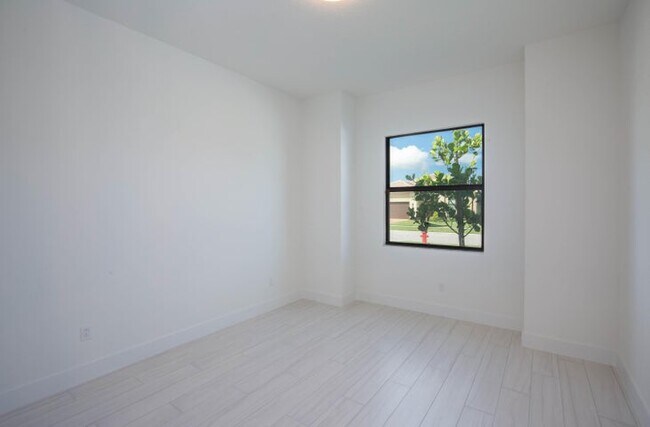 5576 Captiva Ln