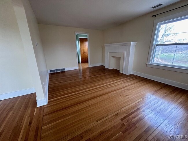 Photo - 475 Potters Rd