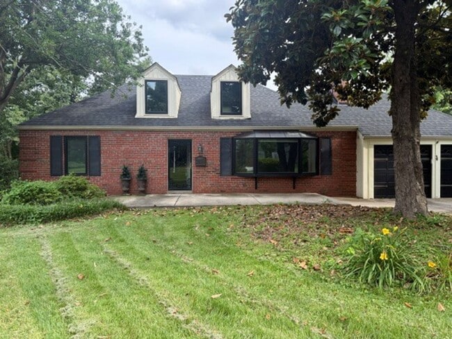Building Photo - 4 Girard Dr