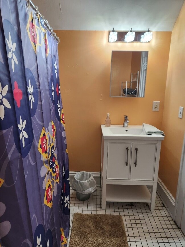 Bath - 2823 11th Ave S Unidad Upper Duplex
