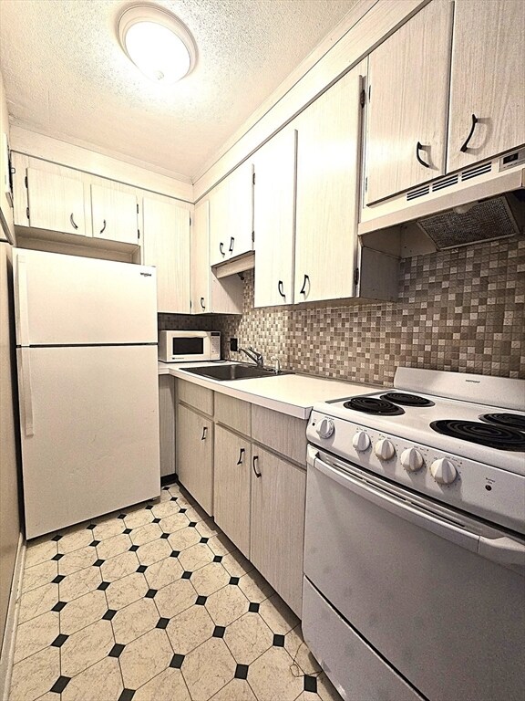 Photo - 200 Kelton St Unit 14