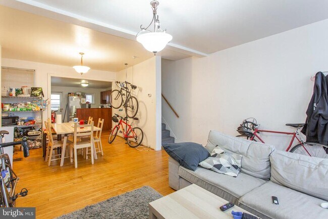 Photo - 3942 Delancey St
