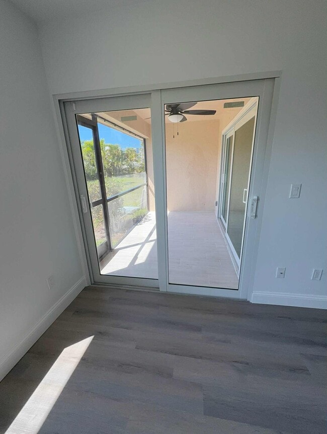 Photo - 16881 Davis Rd Unit 913