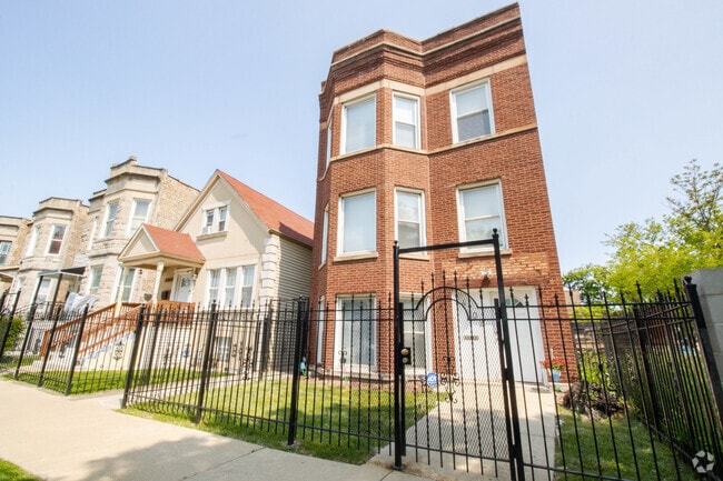 Building Photo - 4702 W Fulton St Unit 2 Rental