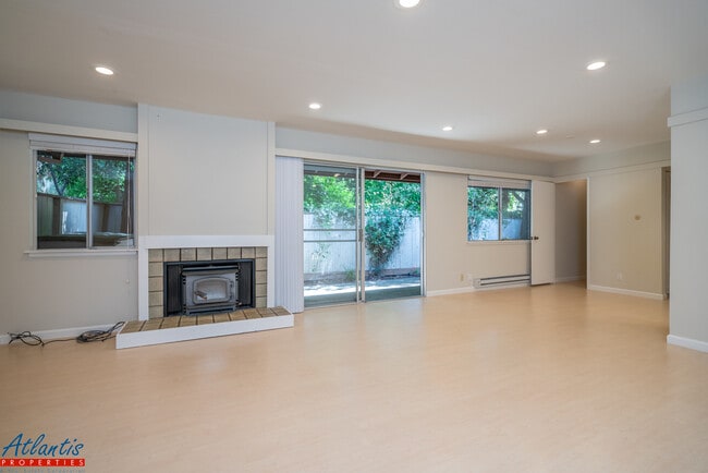 Photo - Willow Park | Stylish Condo | Newly Updated Unit 141