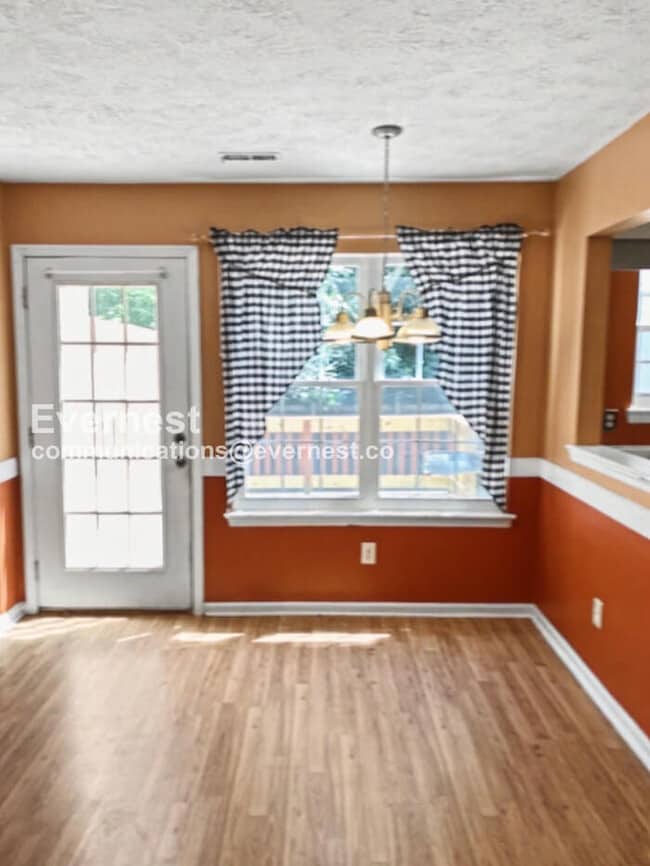 Photo - 1648 Skiffes Creek Cir