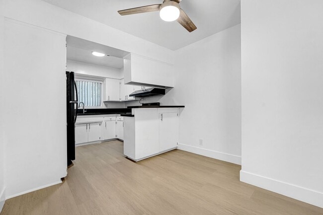 Photo - 744 S Windsor Blvd Unit 04