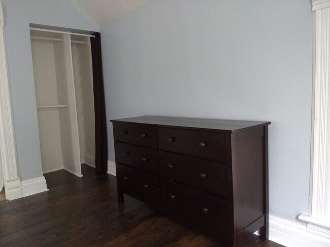 Photo - 412 W Washington St