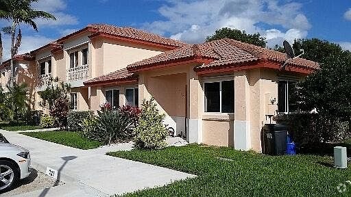 Building Photo - 707 NW 208th Dr Rental
