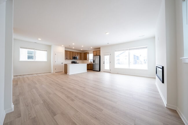 Photo - 1111 149th St W