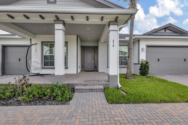 Photo - 870 Hookline Cir