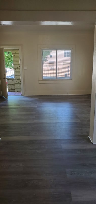 Photo - 524 Flora St