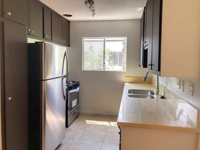 All New Appliances - 1144 N Orange Grove Ave Unit 10