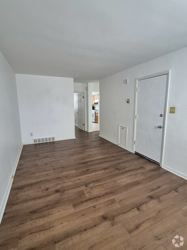 Building Photo - 1510 67th Ave Unit 2 Rental