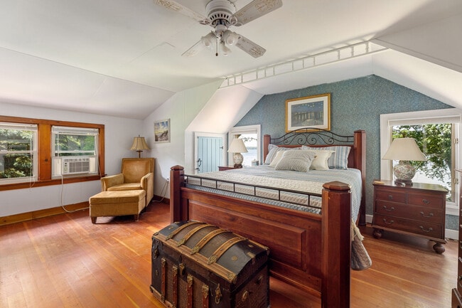 Photo - 843 N South Long Lake Rd