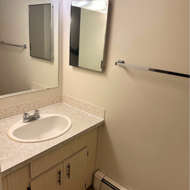 Photo - 10601-10100 100 St Unit 312