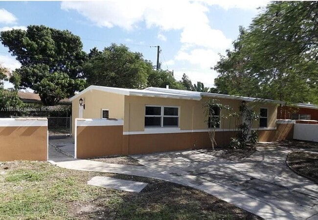 Building Photo - 706 NE 4th Ave Rental