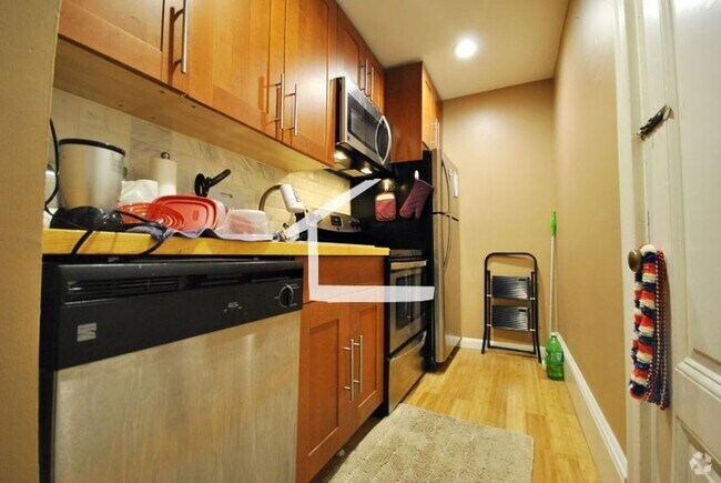 Building Photo - 9/1 Spacious Kenmore Sq 2BR, heat/hot wate... Rental