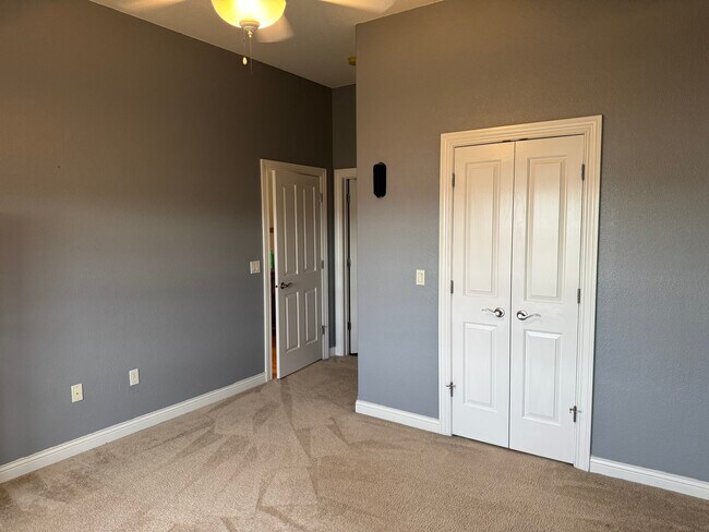 Photo - 1850 Stoney Ln Unit 419