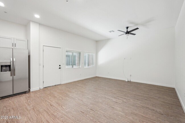 Photo - 3031 W Northern Ave Unit 120