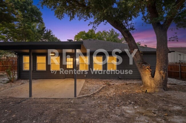 Building Photo - 1408 Seely St