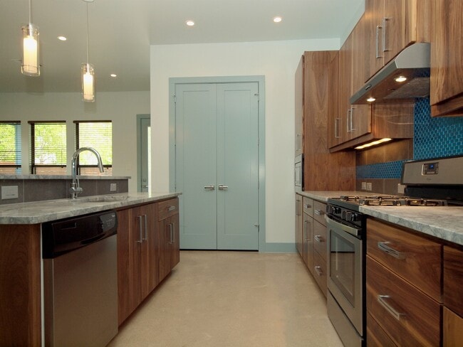 Photo - 306 Franklin Blvd Unit B