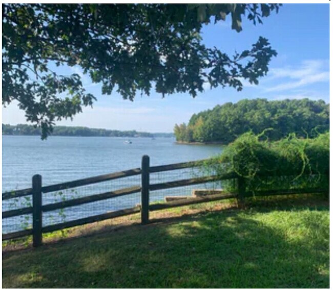 431 Battery Cir Townhome Townhome Rental in Lake Wylie SC