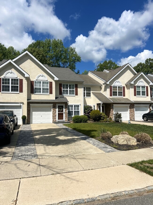 Photo - 3 Jessica Ct Townhome