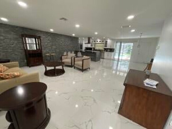 Photo - 3205 NW 87th Ave
