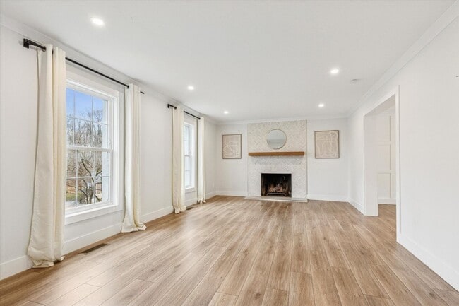 Photo - Stunning Renovated 5-Bedroom Exton Home – 6-Month Lease, Gourmet Kitchen & Walkout Basement