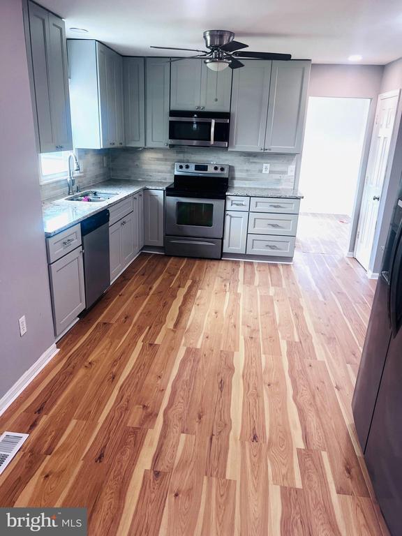 Photo - 6600 Fayette St