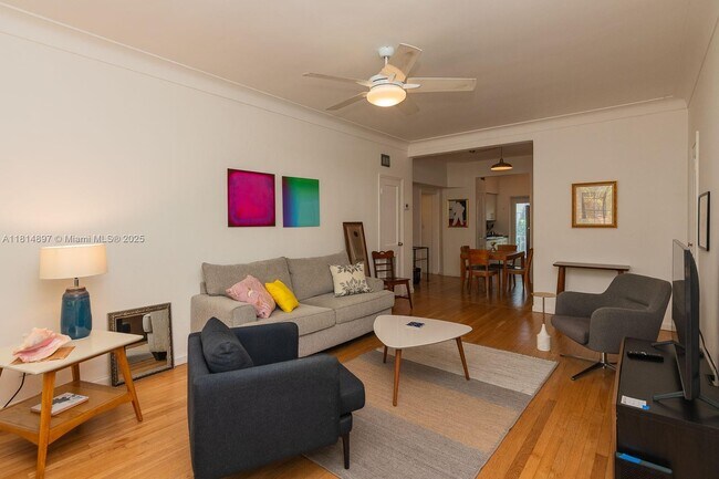 Photo - 840 Lenox Ave. Unidad 10 Rental