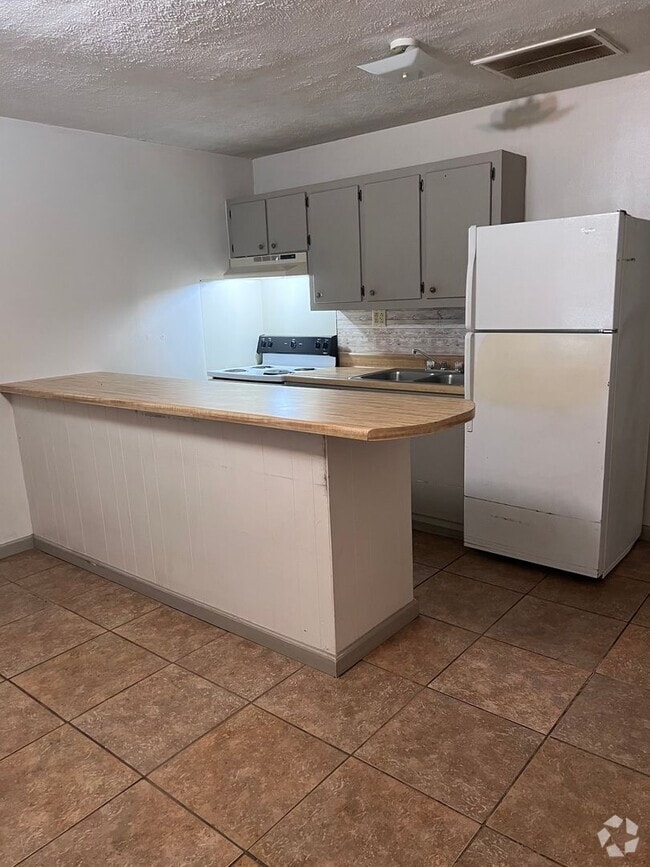 Building Photo - Monthly Paid Rent Unit 8 Rental