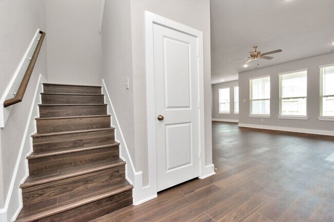 Photo - 1233 Scarlet Crk Dr