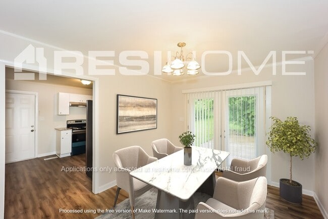 Photo - 724 Dixon Rd