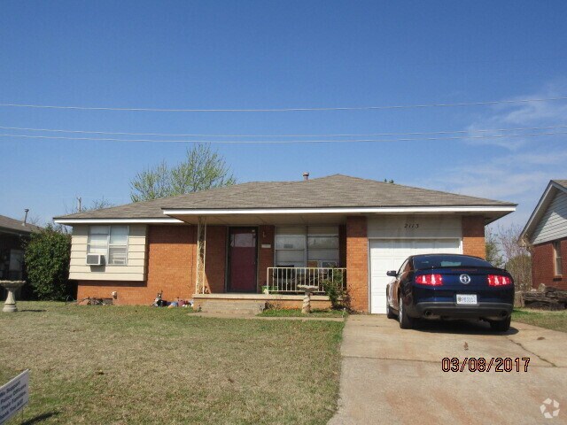 Building Photo - 2113 Henderson Dr Rental