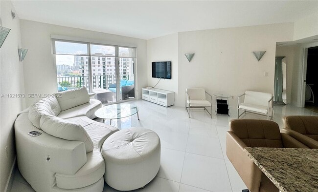 Photo - 20000 E Country Club Dr Unidad 1207