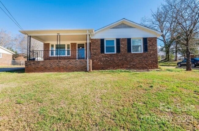 Building Photo - 1106 13th St NW