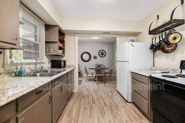 Photo - 5963 Cecil Ave