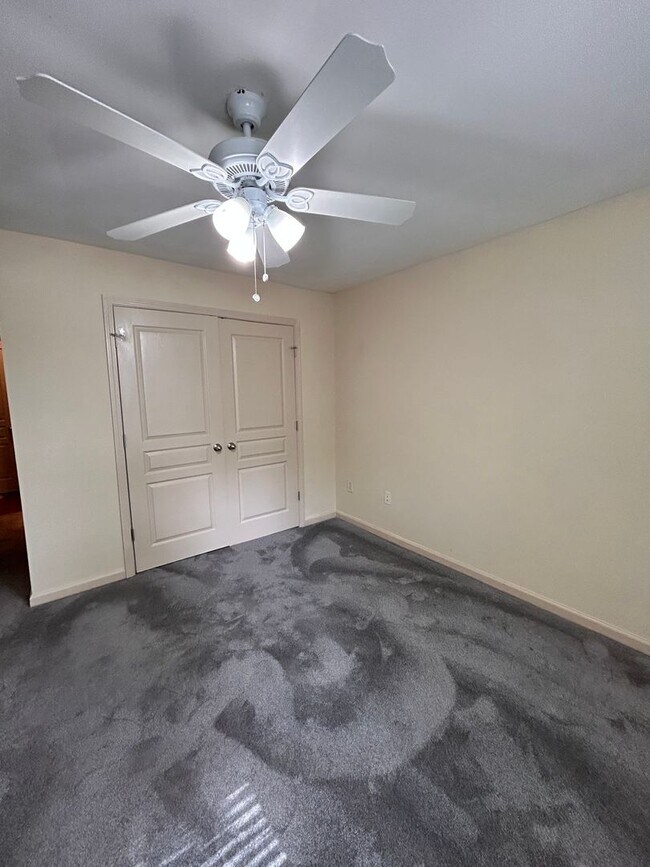 Photo - Two Bedrooms Available in this Three Bedroom Flat, Female Applicants! Unit 02-102 - C