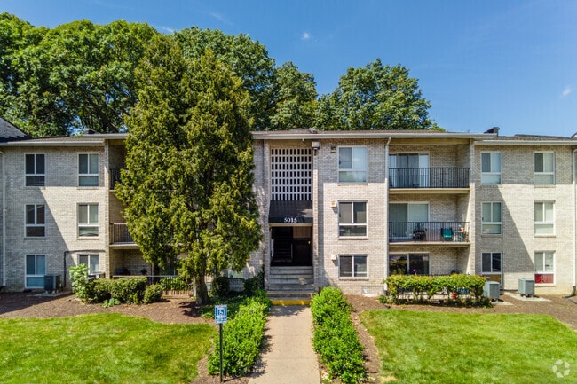 Photo - Crystal Woods